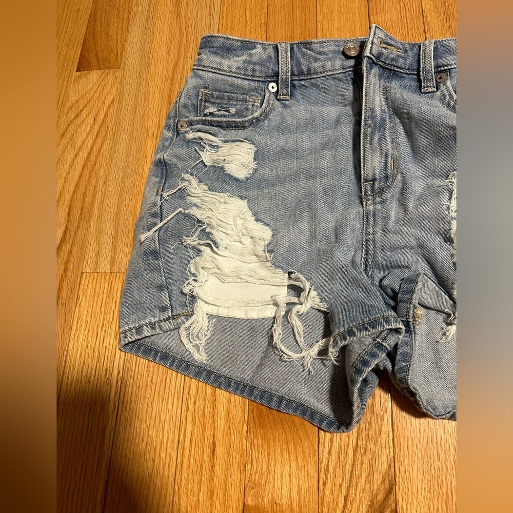 Nwt American Eagle Blue Ripped Jean Shorts Size 0