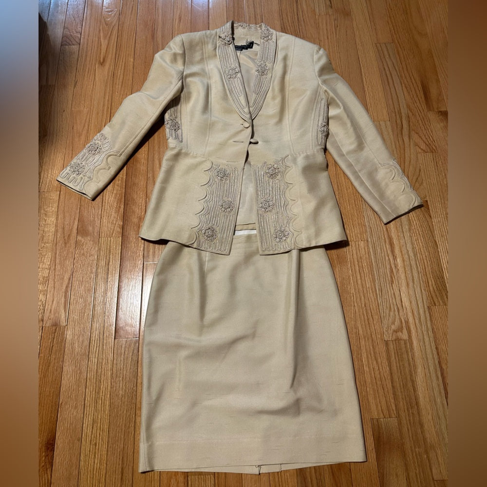 BEIGE Woman’s Jacket and Skirt Suit Set Size 6