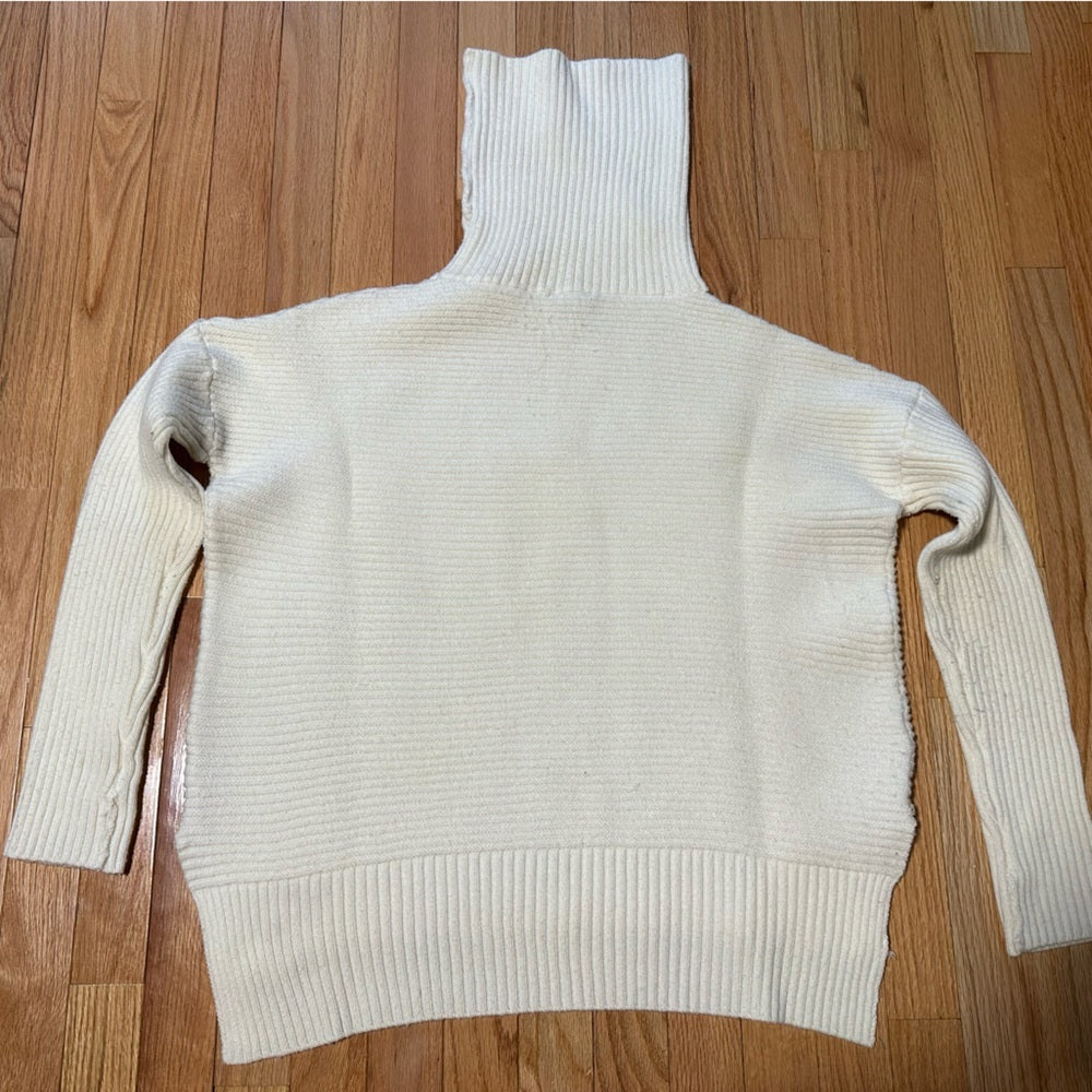 SWEET Romeo Off White Turtle Neck Sweater Size XL