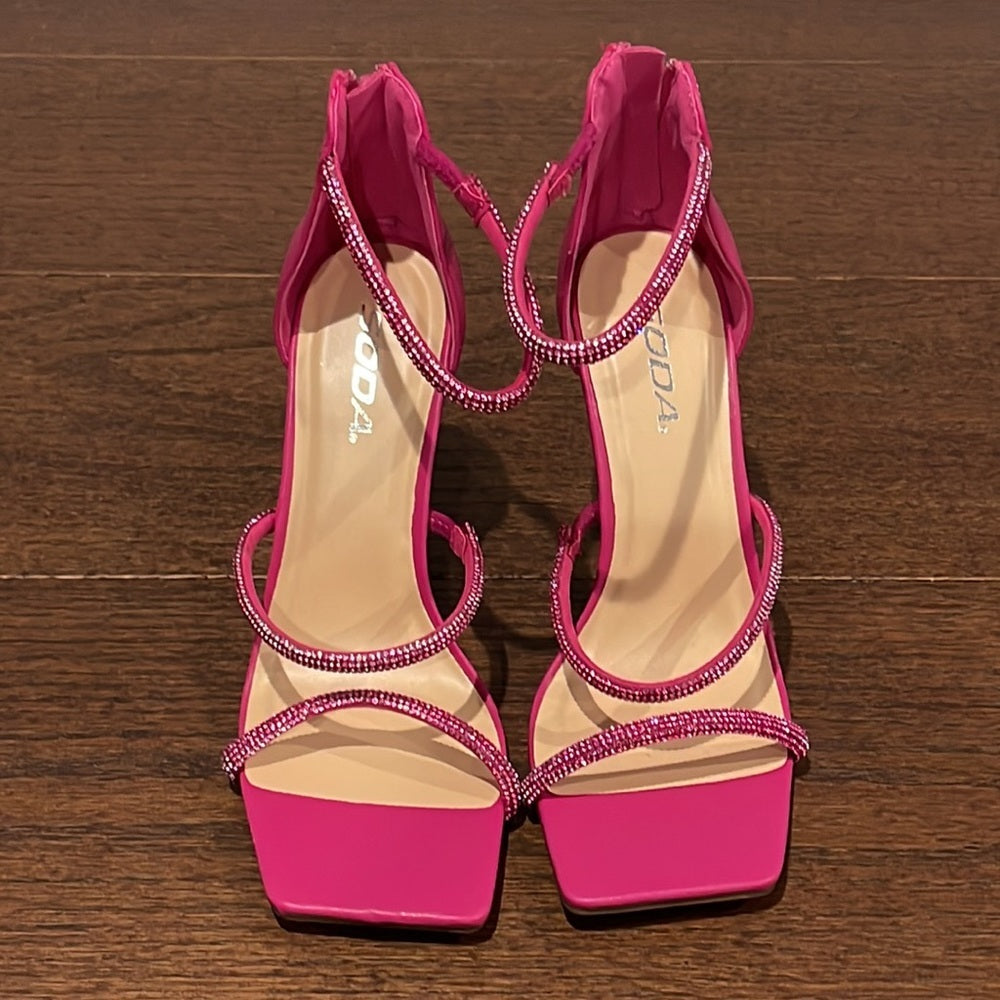 Soda Women’s Pink Sandals Size 8