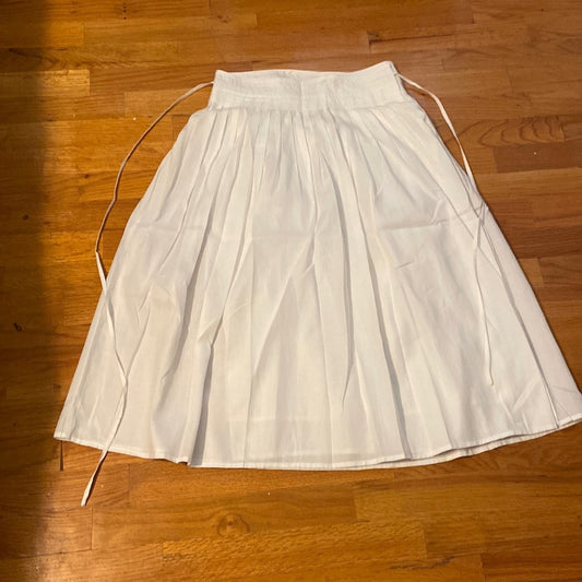 Women’s Vince skirt. White. Size XS