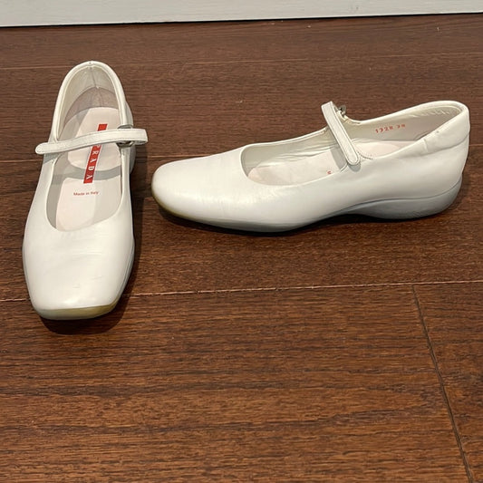 Prada Women’s White Leather Mary Jane Shoes Size 38 / 8