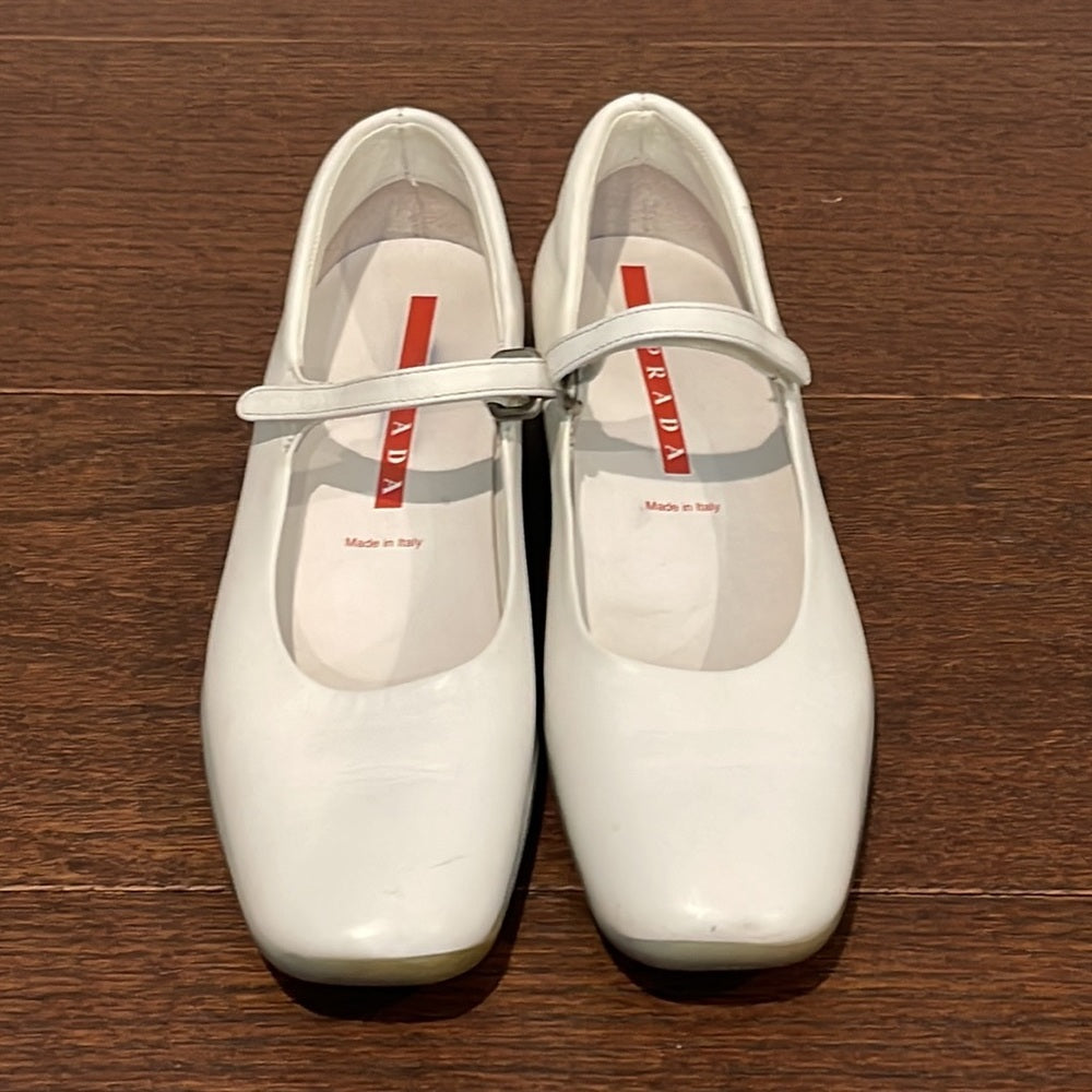 Prada Women’s White Leather Mary Jane Shoes Size 38 / 8
