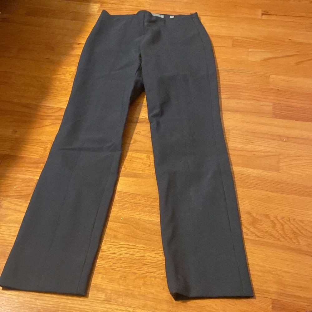 Women’s Vince pants. Grey. Size S