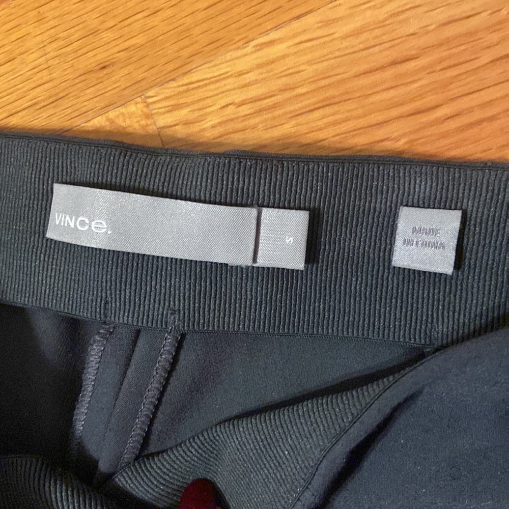 Women’s Vince pants. Grey. Size S