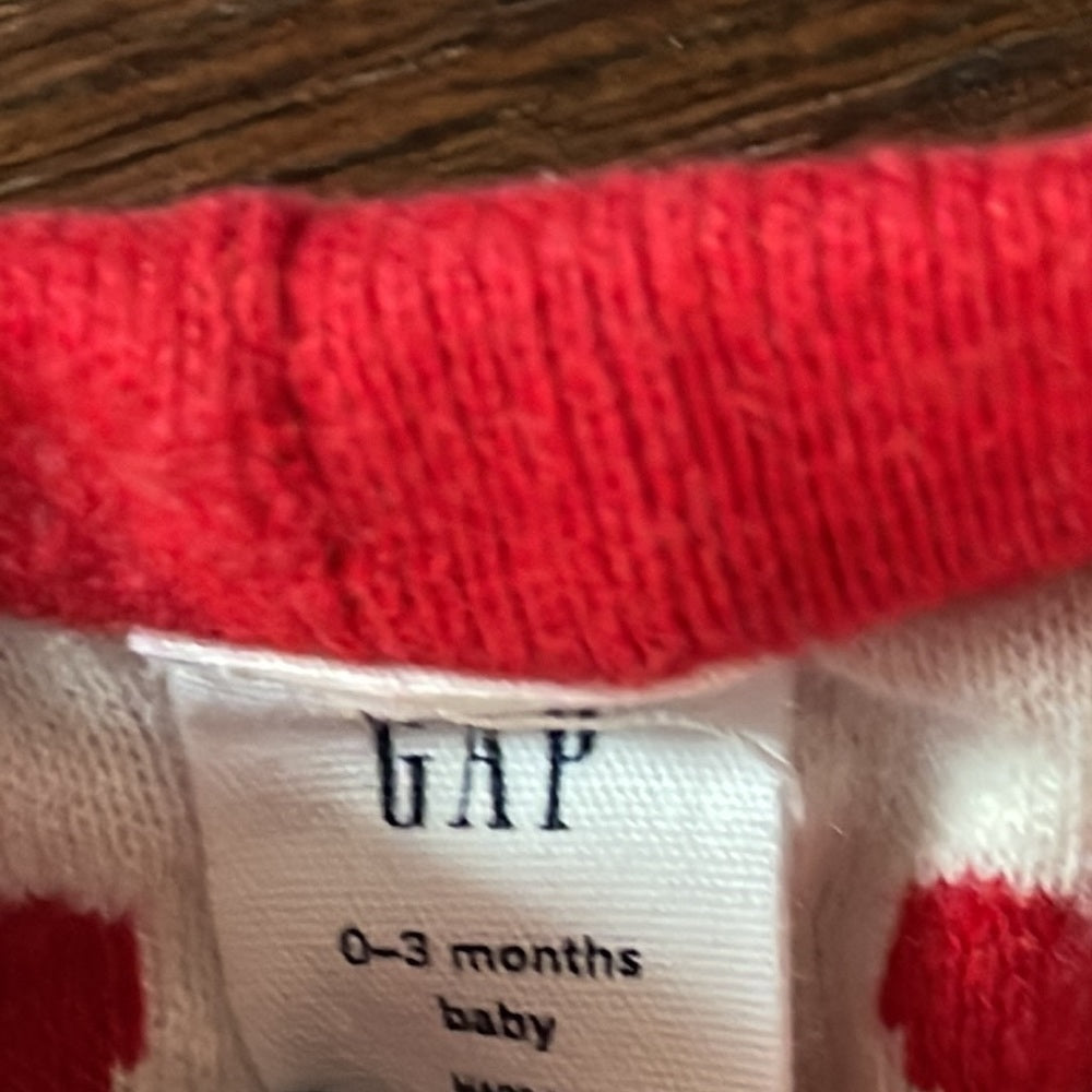 Baby Gap Girls Red Heart Sweater and Pants Size 0-3 months