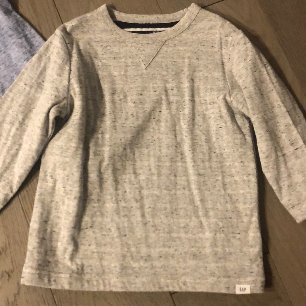 2 Boys Gap Long Sleeves T-Shirts Size 4