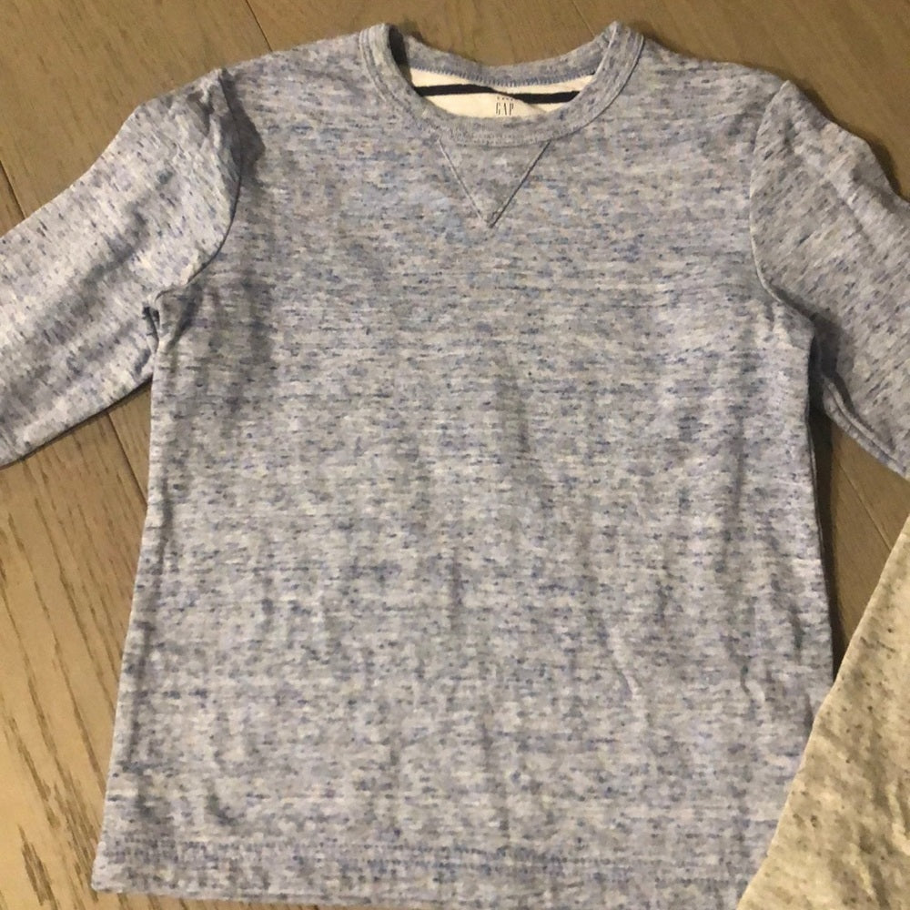 2 Boys Gap Long Sleeves T-Shirts Size 4