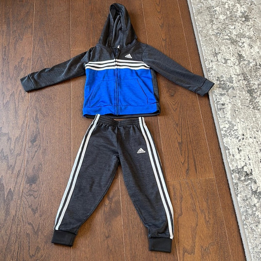 Adidas Boys Sweatsuit Size 5