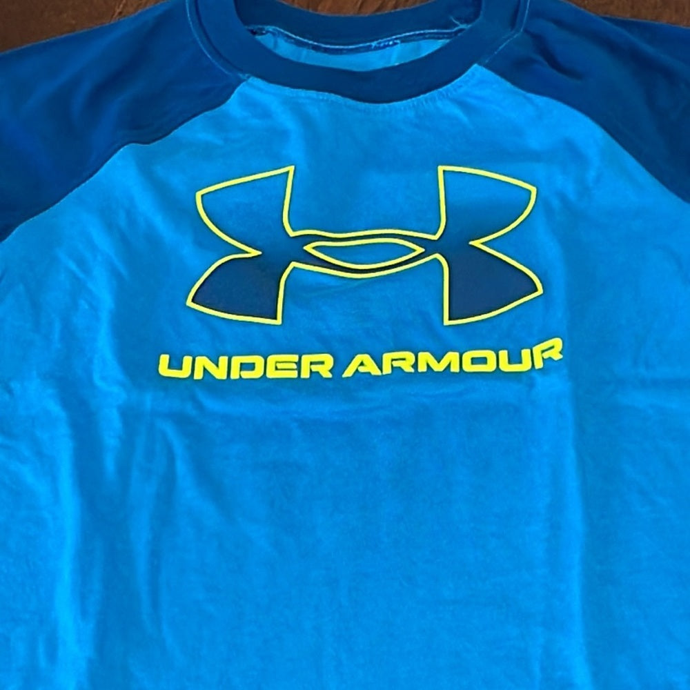 Under Armour Boys Short Sleeve T-Shirt Size 5