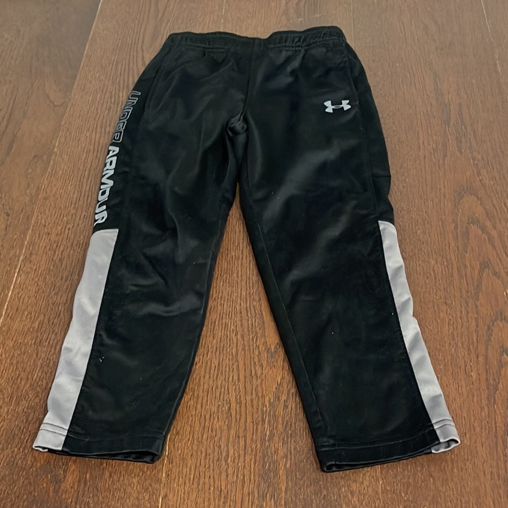 Under Armour Boys Black Track Pants Size 6