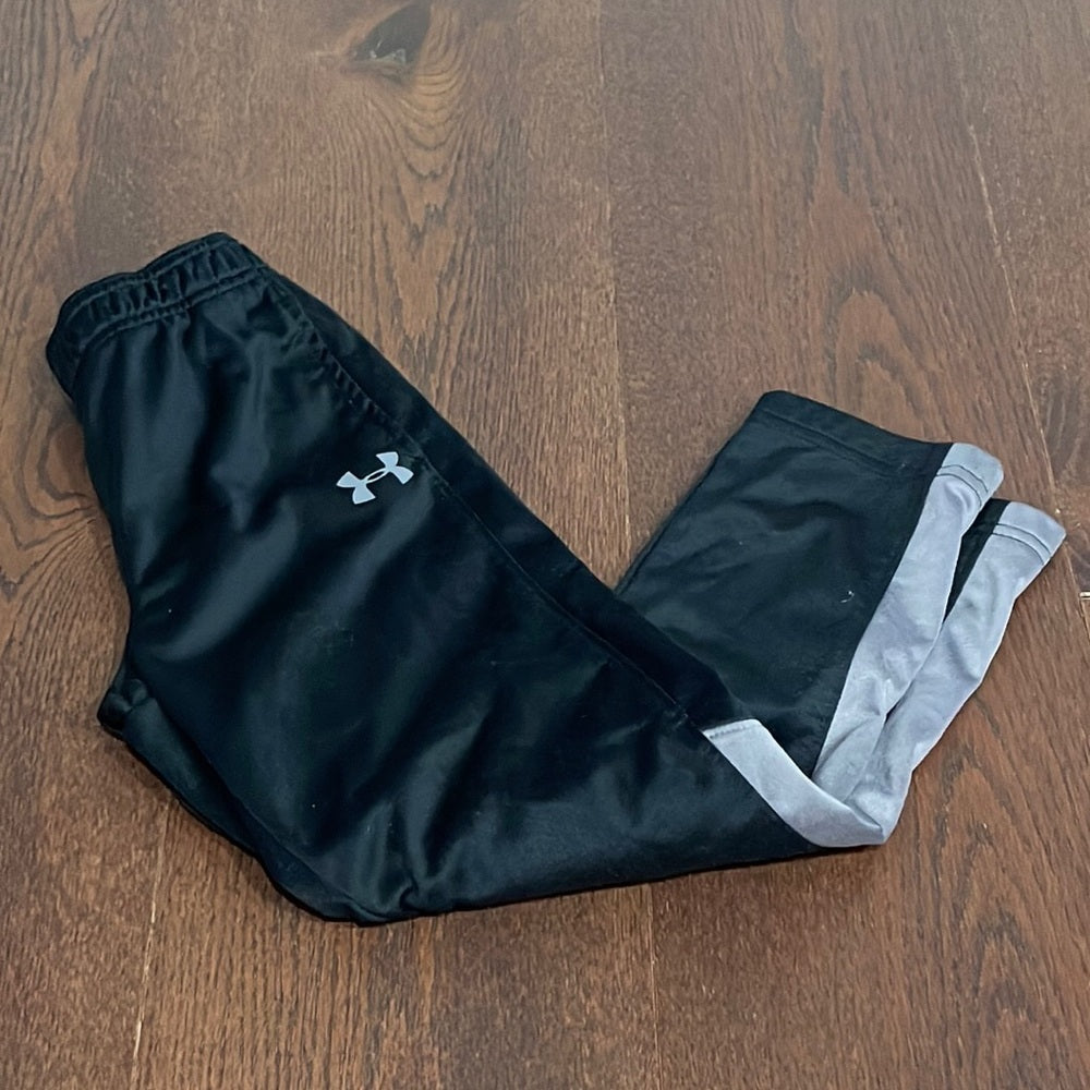 Under Armour Boys Black Track Pants Size 6