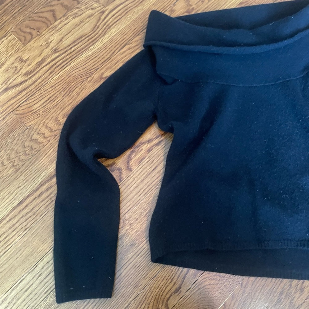 Temperly Black Open Neck Sweater Size Large