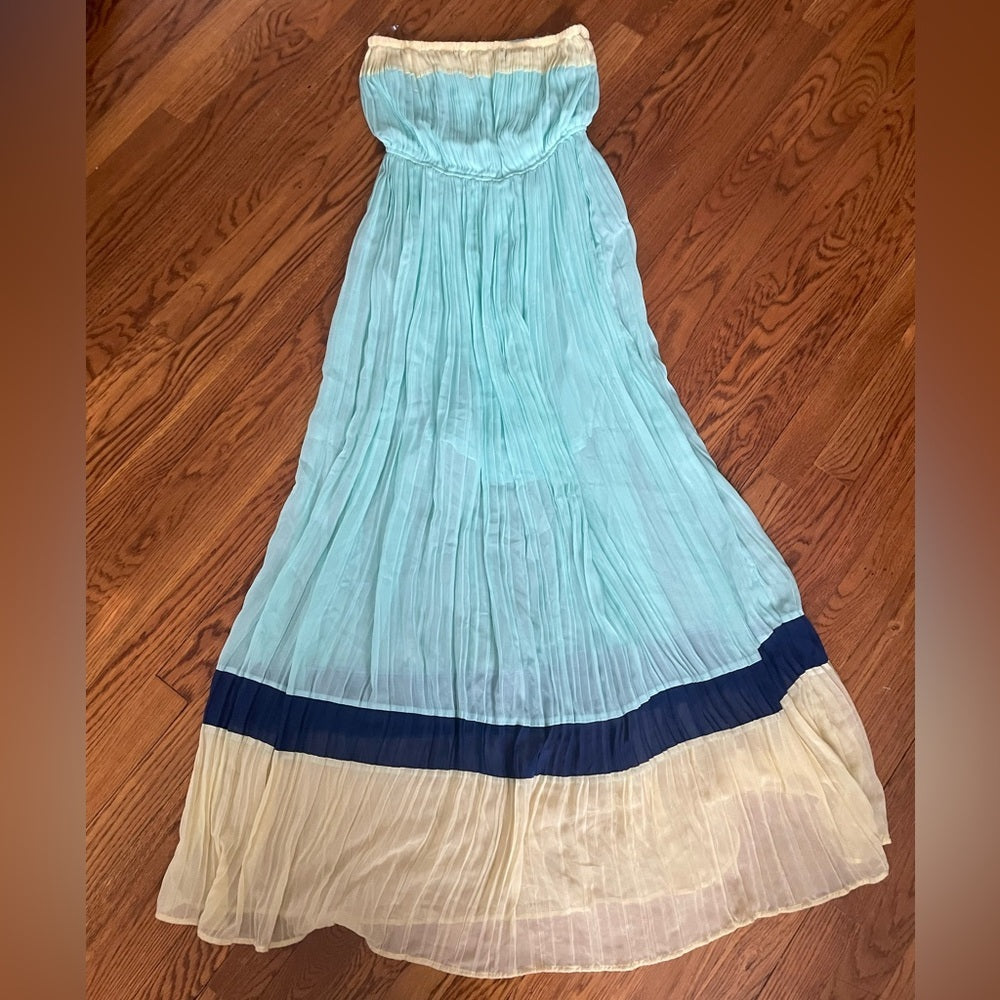 Romeo & Juliet Couture Sleeveless Blue and Yellow Dress Size Medium