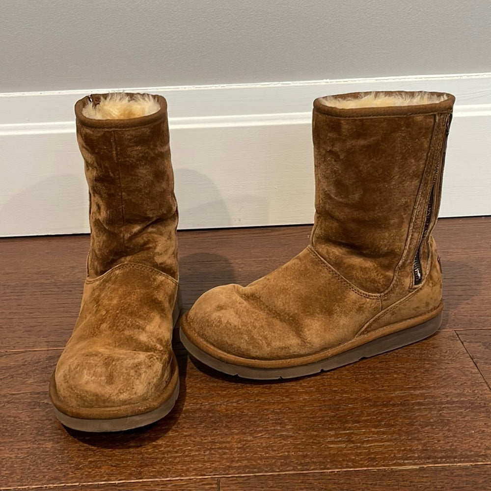 Ugg Women’s Brown Boots Size 8