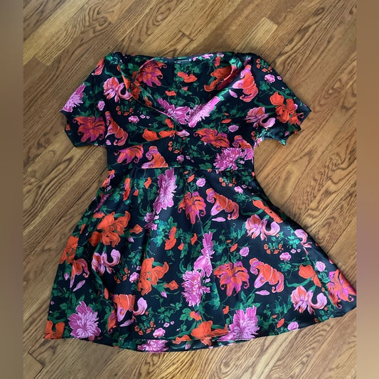 Zara Woman Red and Pink Floral V-Neck Dress Size XL