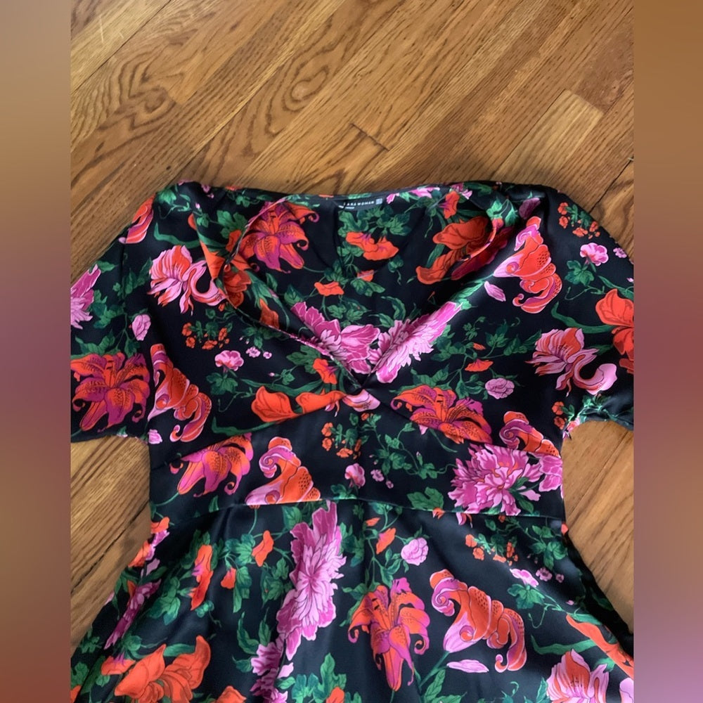 Zara Woman Red and Pink Floral V-Neck Dress Size XL