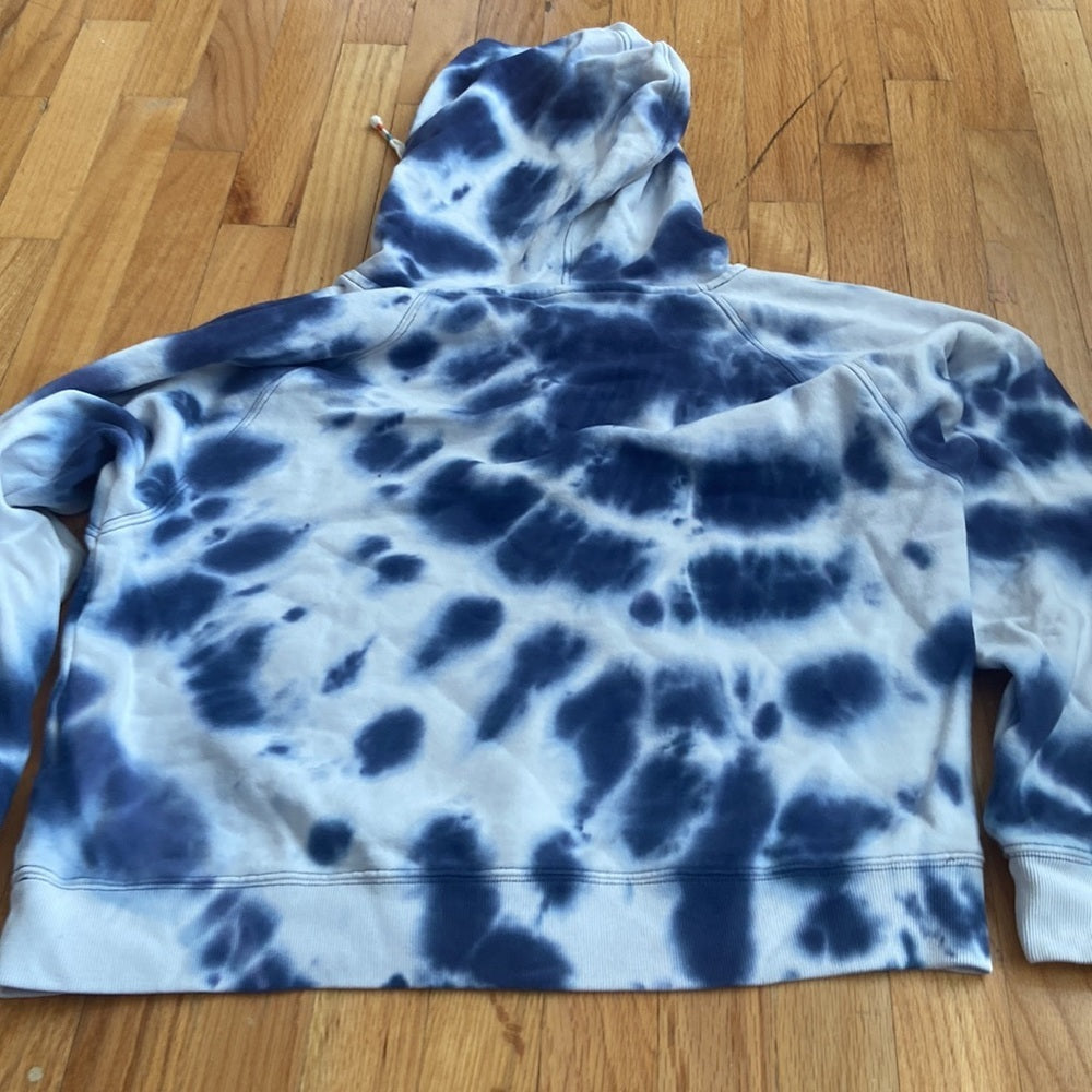 WOMEN’S J Crew sweatshirt. Blue and white. Size XL