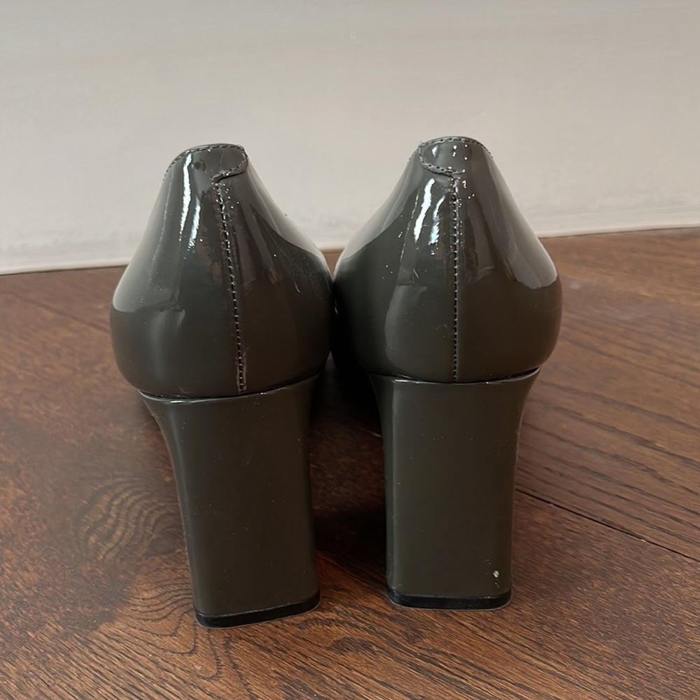 MARC Fisher Grey Patent Leather Pumps Size 8.5