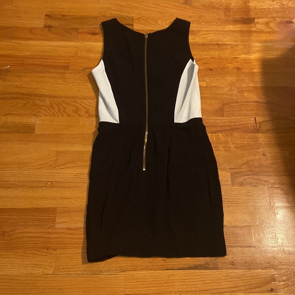 WOMEN’S Naven dress. Black/white. Size 2