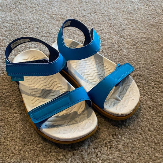 Boys Native Water Shoes Size 10