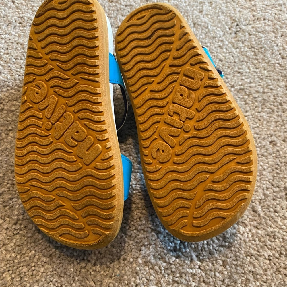 Boys Native Water Shoes Size 10