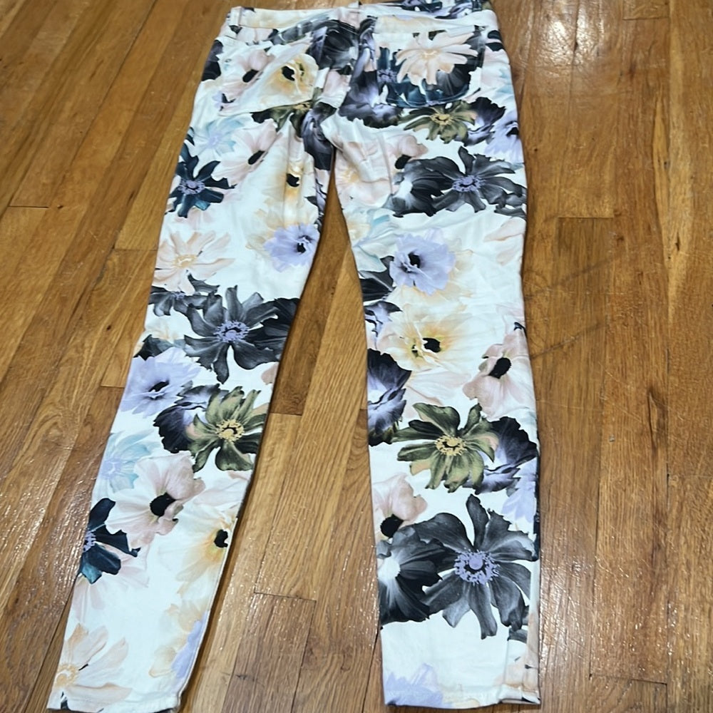 Women’s 7 For All Mankind Floral Jeans Size 28