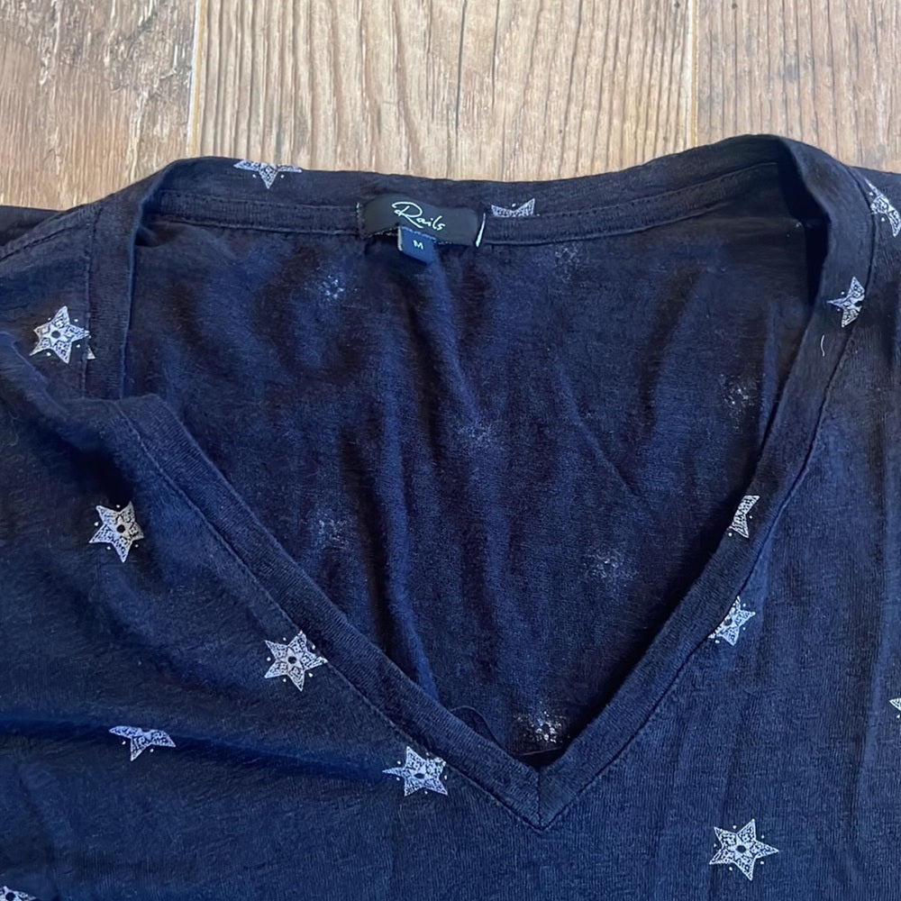 Rails Woman’s Black V Neck Star Design T-shirt Size Medium