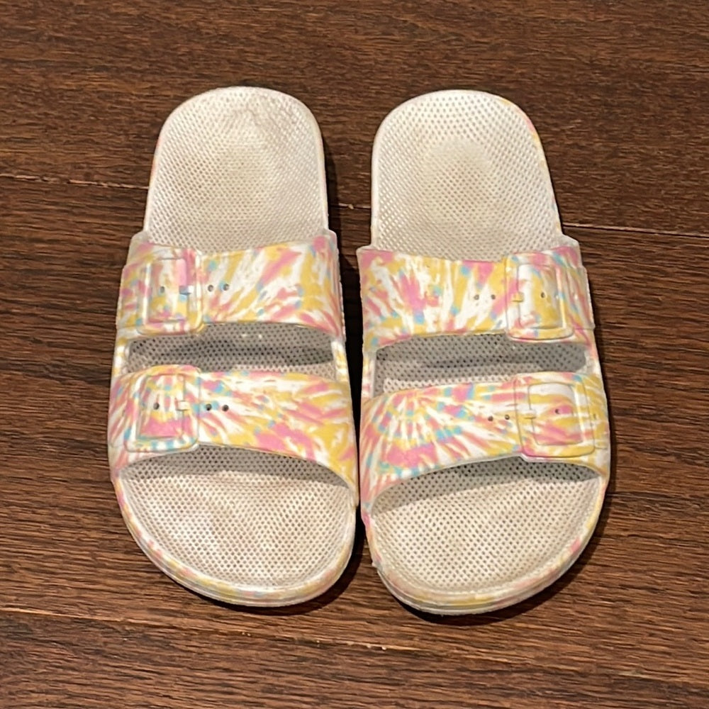Freedom Moses Rainbow Tie Dye Sandals Size 34/35 4/5