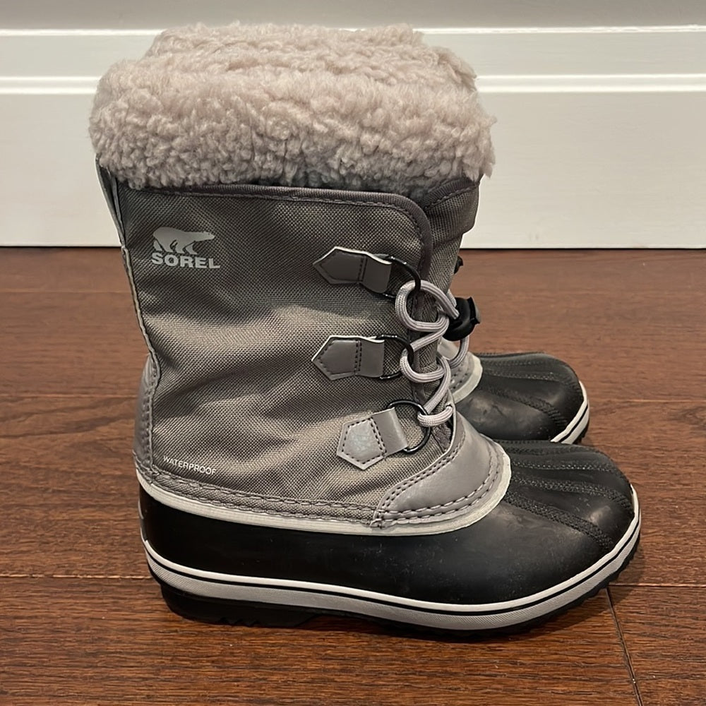 Sorel Kids Black and Grey YOOT PAC™ NYLON BOOT Winter Boots Size 4