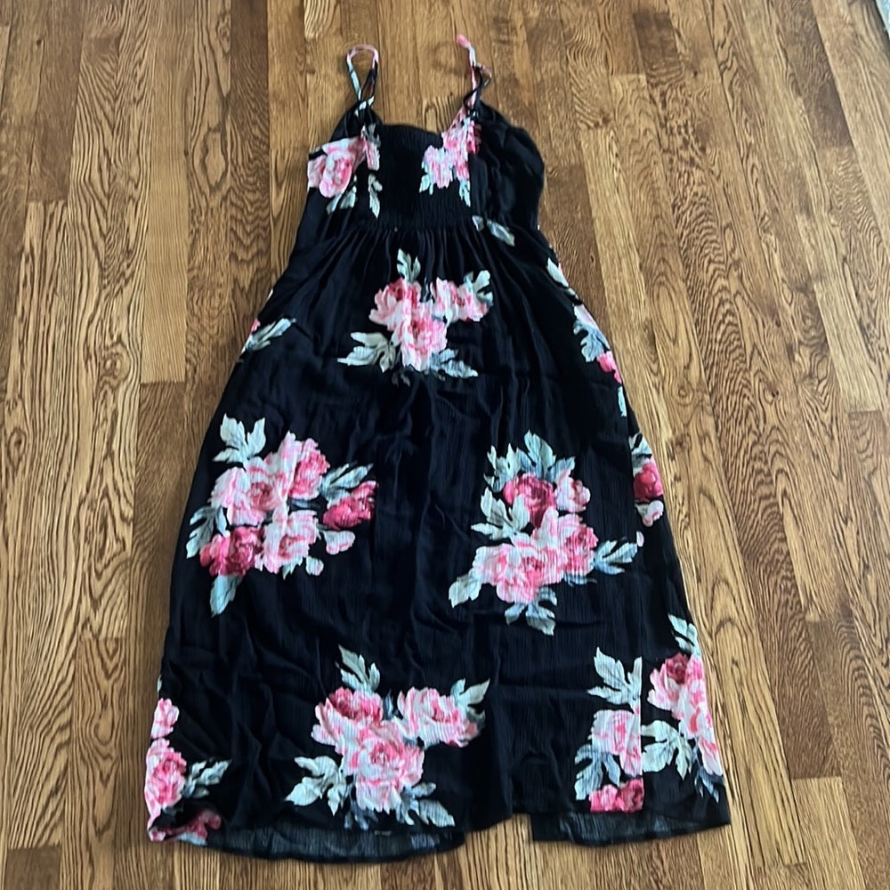 Mimi Chica Woman’s Black With Flower Design Dress Size Large