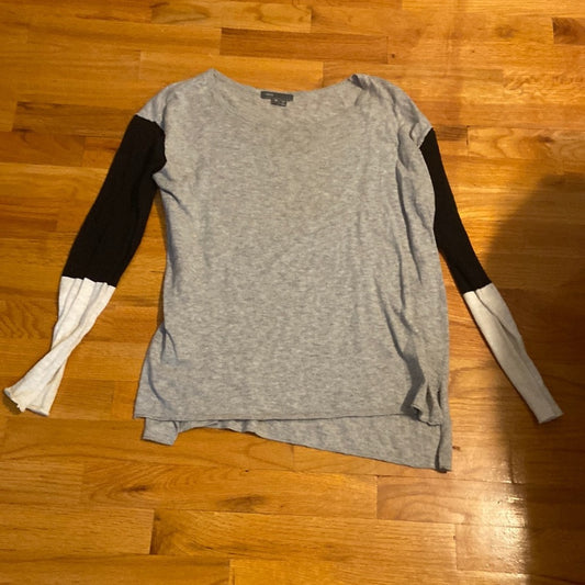 Women’s Vince sweater. Barry/black/cream. Size XS