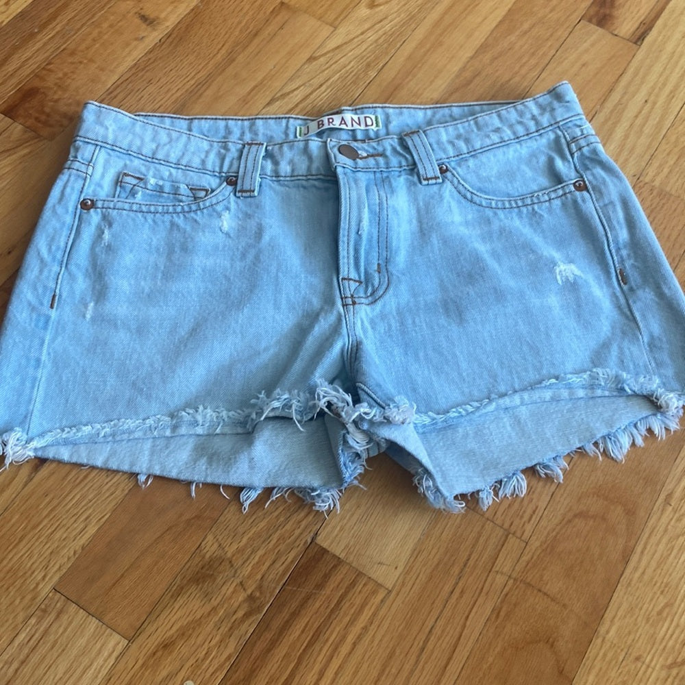 Women’s J brand jean shorts. Blue. Size 28