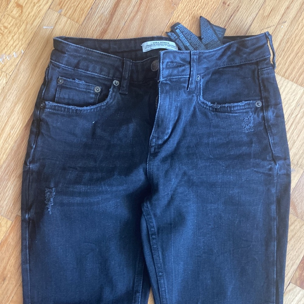 Women’s Zara jeans. Black. Size 4