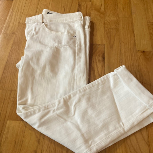 Women’s AG jeans. White. Size 28