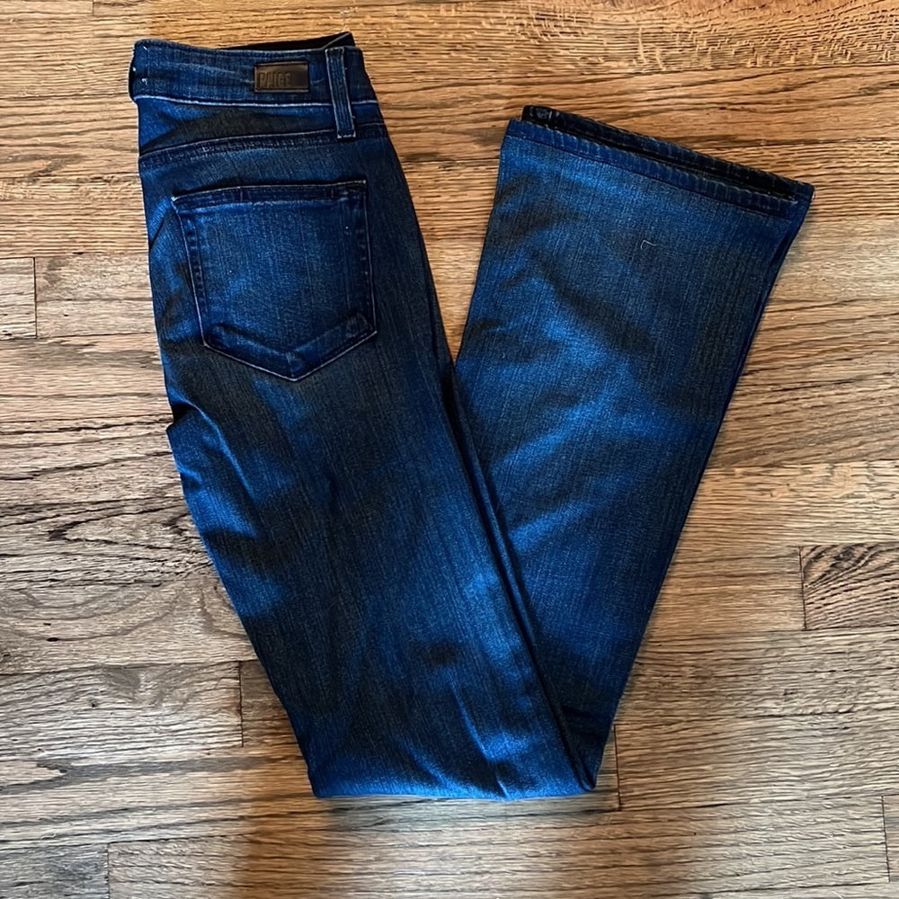 WOMEN’S PAIGE flared blue jeans Size 24