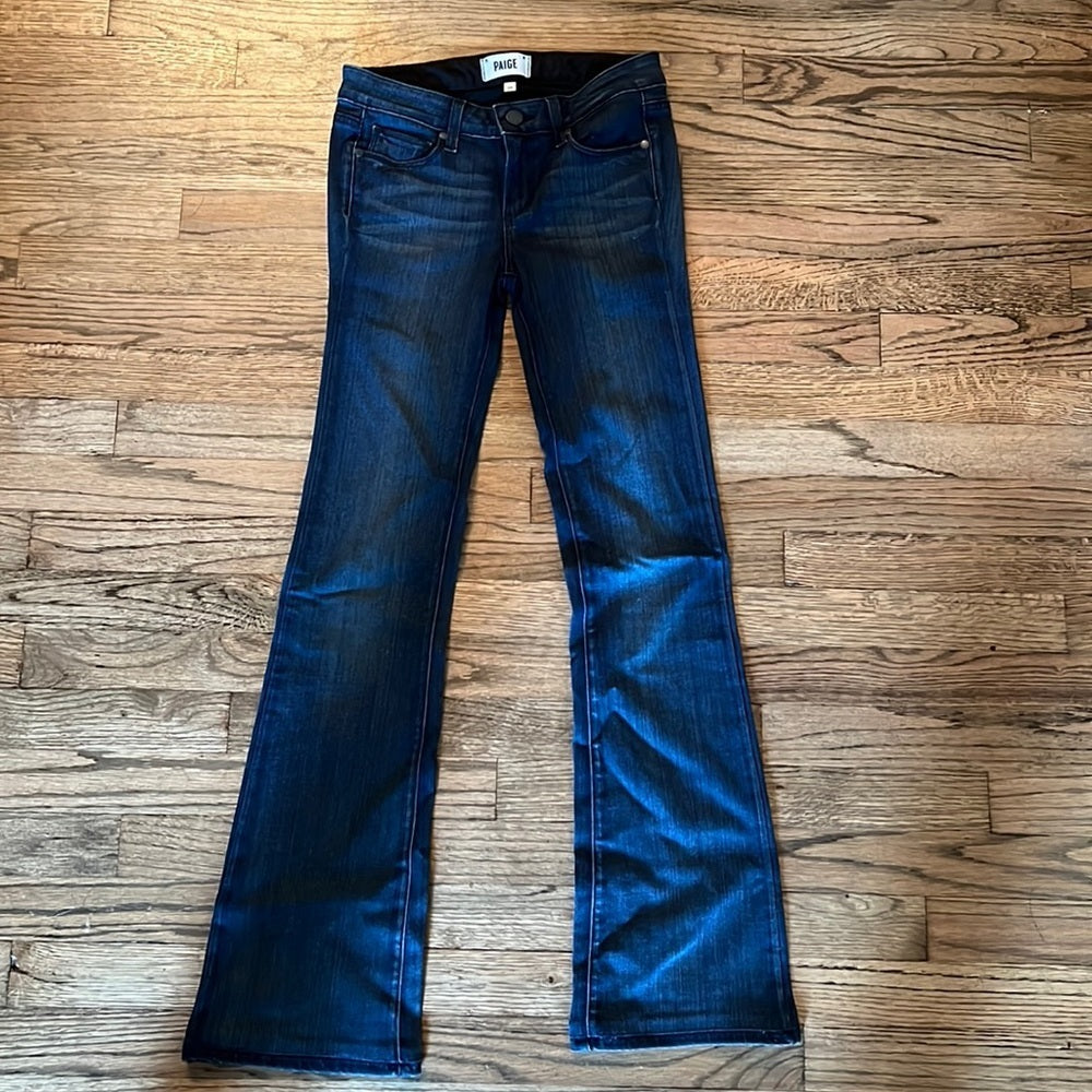 WOMEN’S PAIGE flared blue jeans Size 24