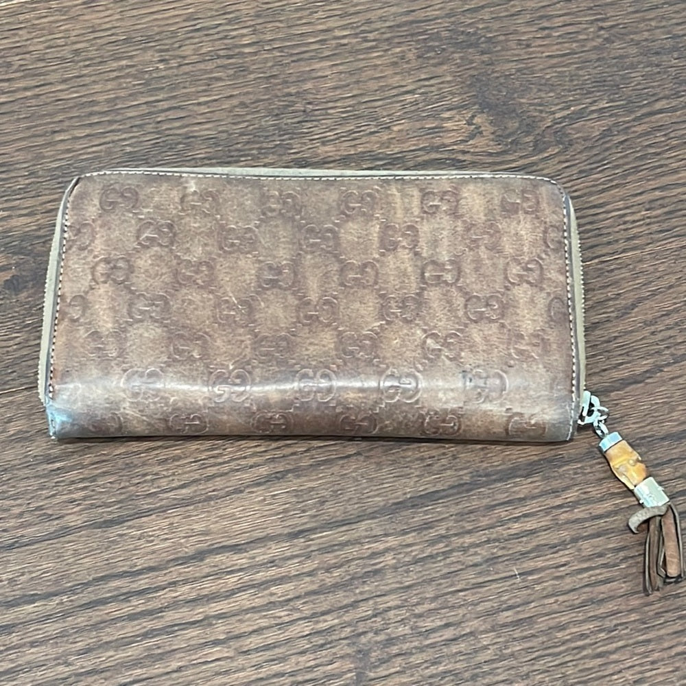 GUCCI Women’s Brown Zip Around Wallet