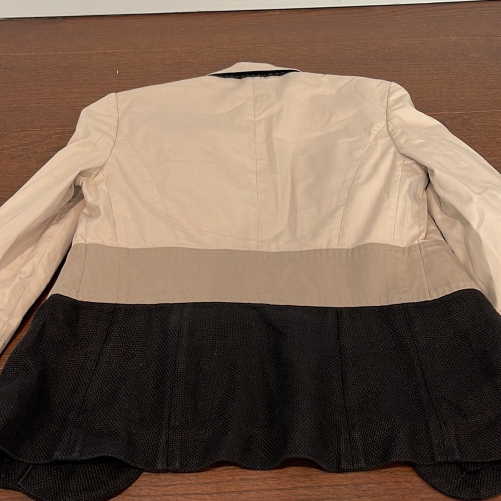 Les Copains Women’s Beige and Black Blazer Size 42