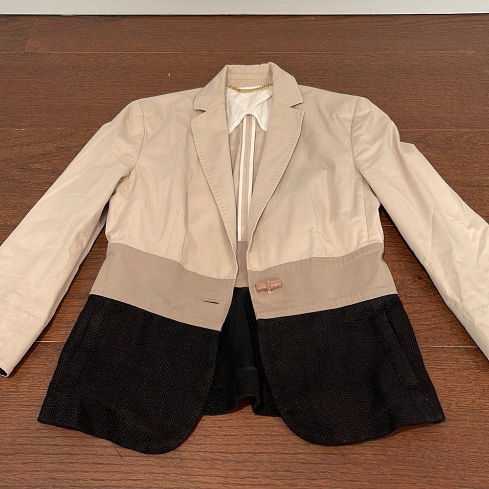 Les Copains Women’s Beige and Black Blazer Size 42