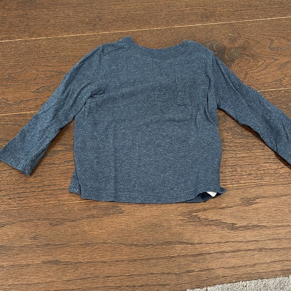 Boys Bundle of Old Navy Long Sleeve T-Shirts Size 2T