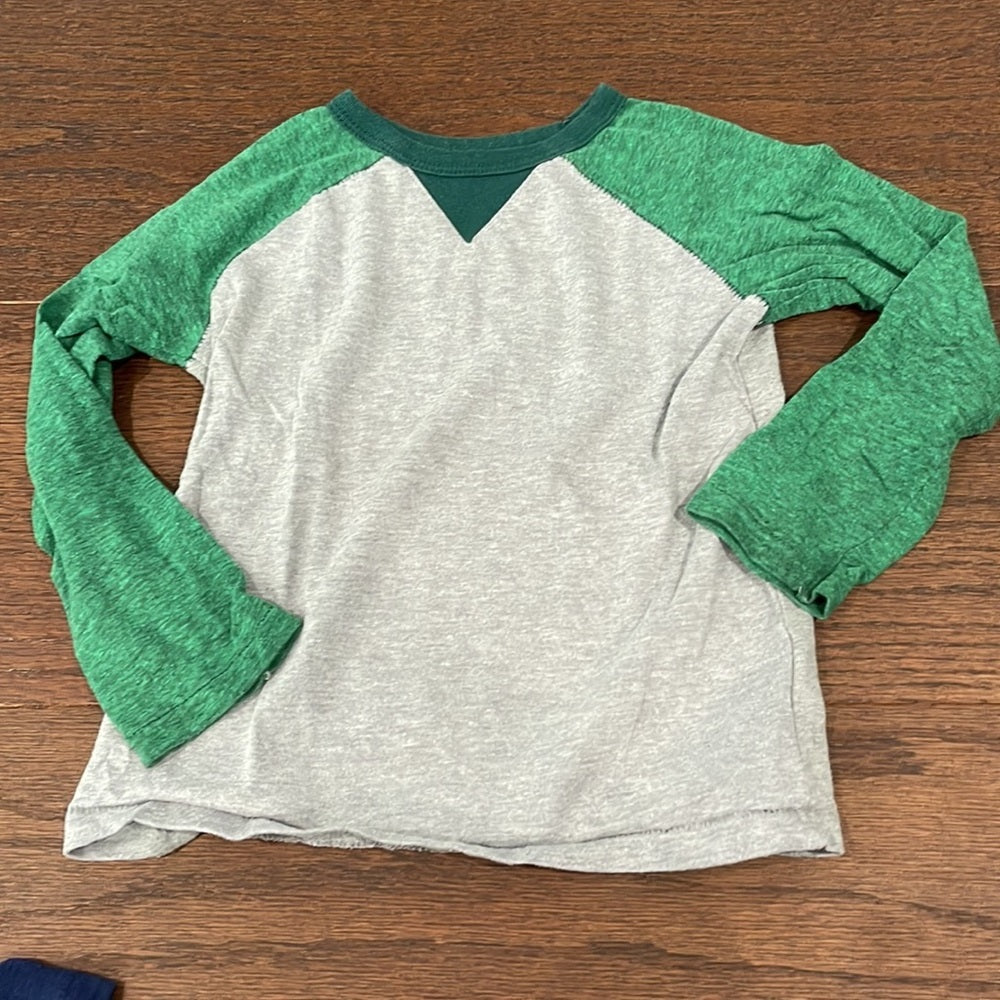 Boys Bundle of Old Navy Long Sleeve T-Shirts Size 2T