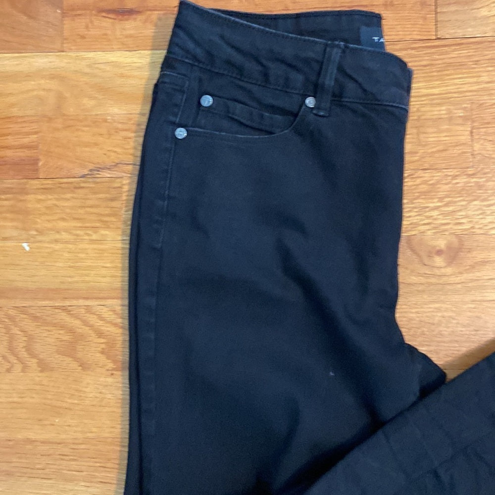 WOMEN’S Tahari jeans. Black. Size 12/31