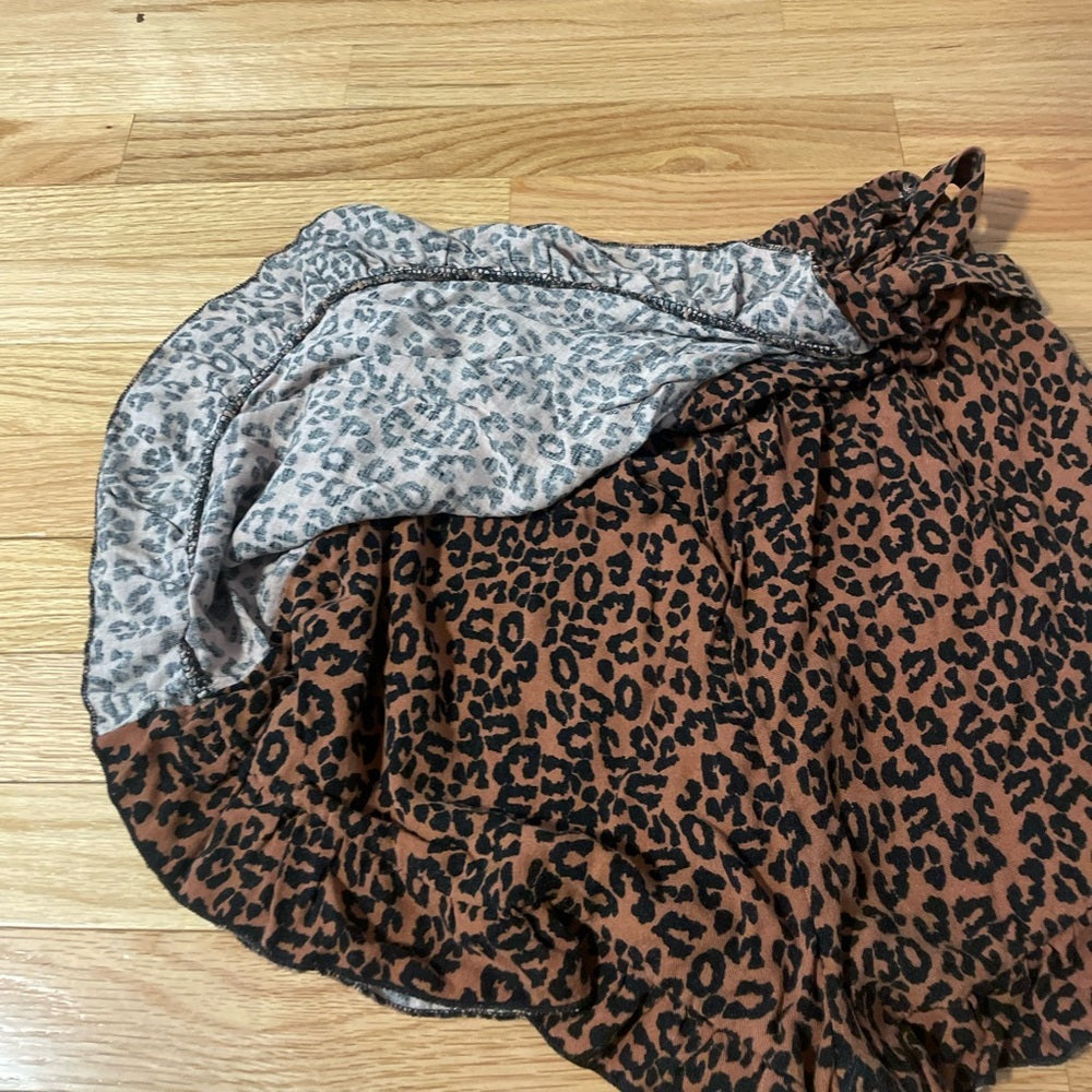 American Eagle Cheetah Wrap Around Shorts Size XL