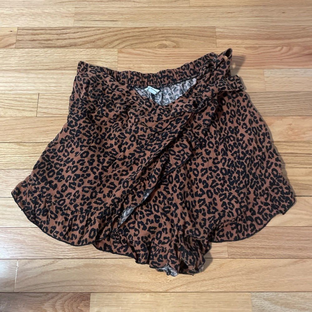 American Eagle Cheetah Wrap Around Shorts Size XL