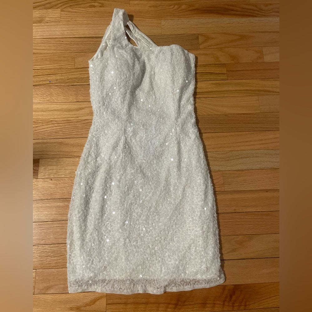 MAC Duggal White Sequin One Shoulder Dress Size 0