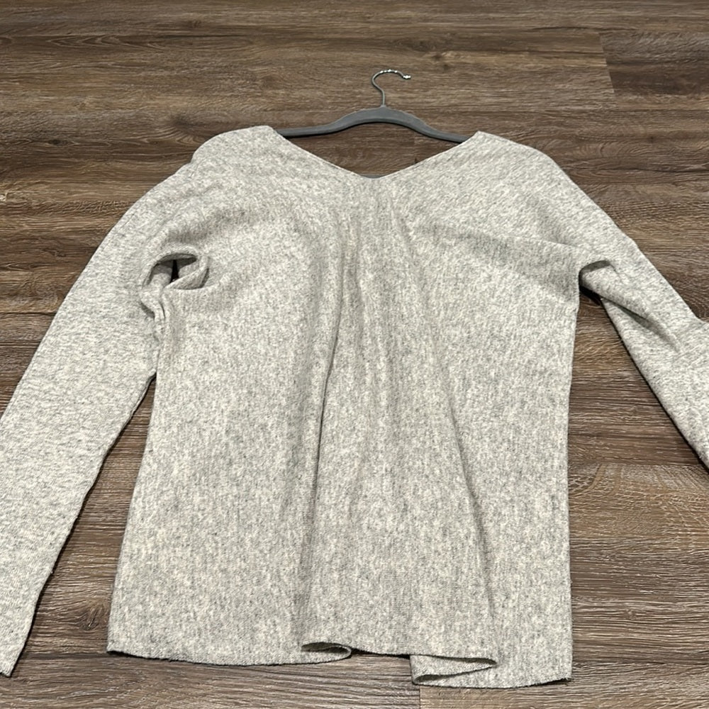 VINCE Women’s V-Neck Sweater - Size Medium