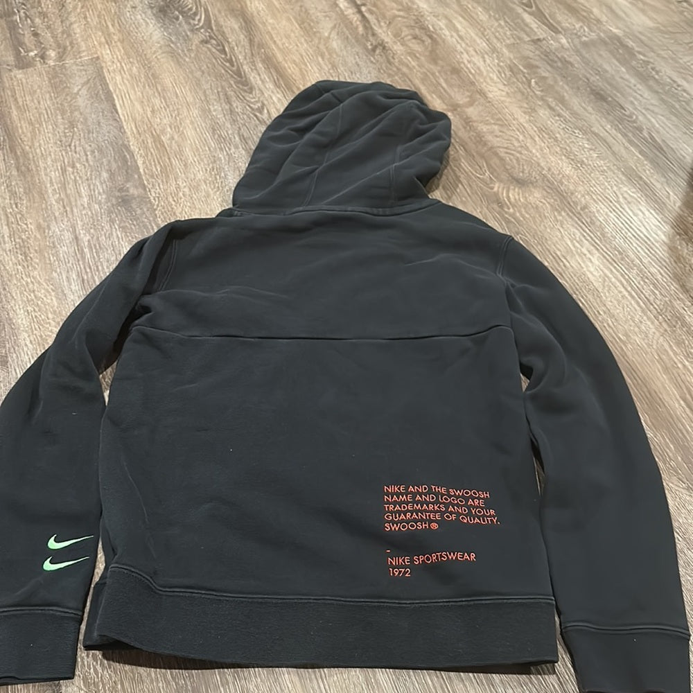 Nike Swoosh Kid’s Hoodie - Size Medium