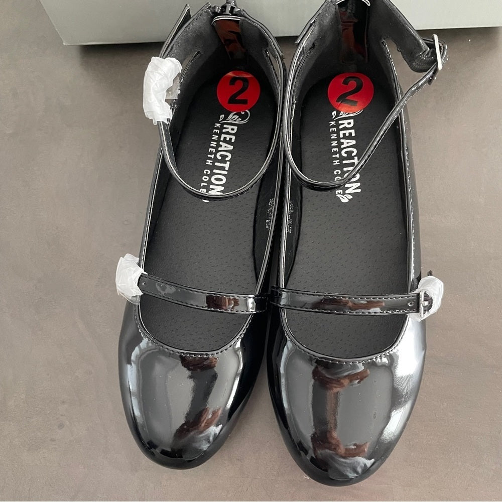 KENNETH Cole Reaction Black Patent Leather Girls Ballet Flats Size 2