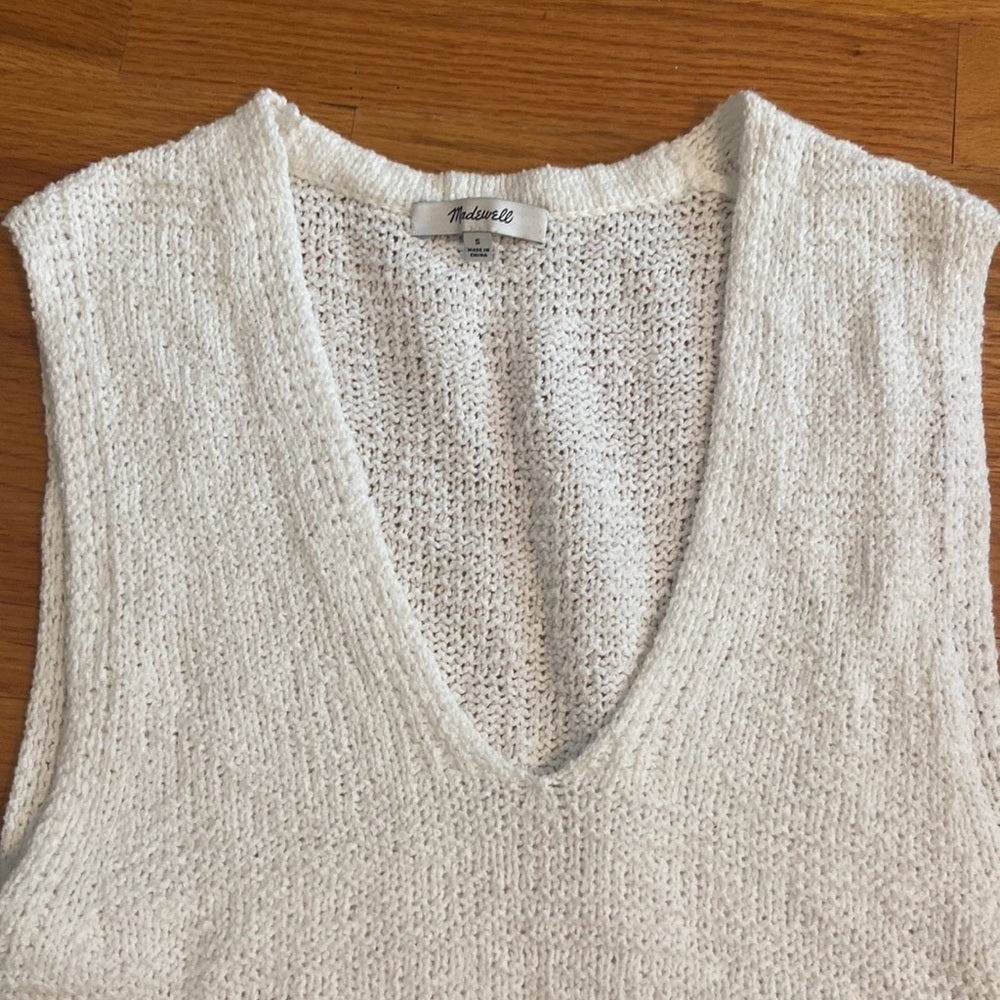 WOMEN’S Madewell sleeveless white sweater. Size S